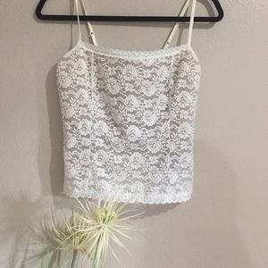 Beutiful camisole in lace.