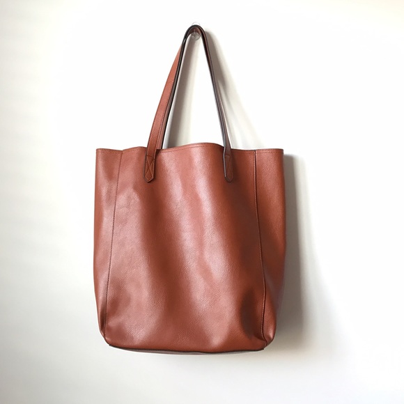 Tote in excellent condition
