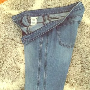 Medium wash skinny jeans