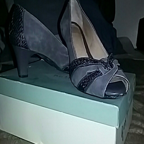Dress shoes