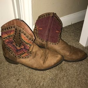 Colorful Aztec Booties ||| SZ 11