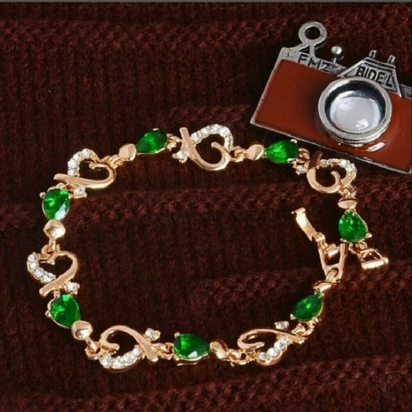 New 18k gold filled Australian Crystal bracelet - Picture 1 of 4