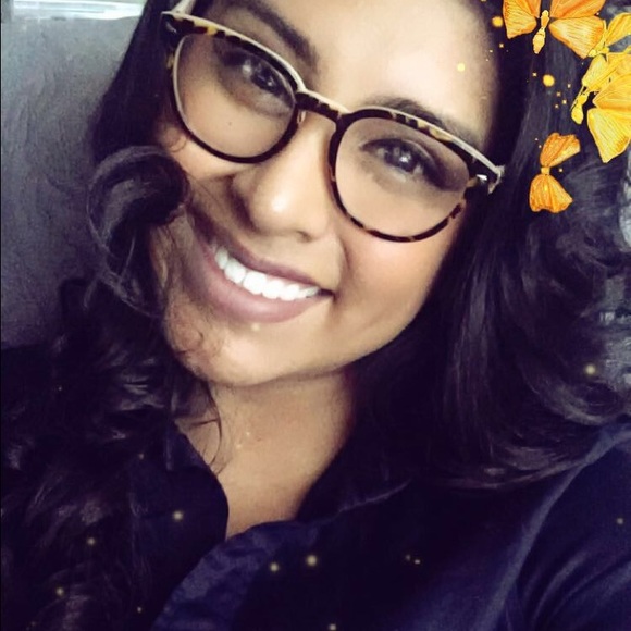 Meet your Posher, Lea