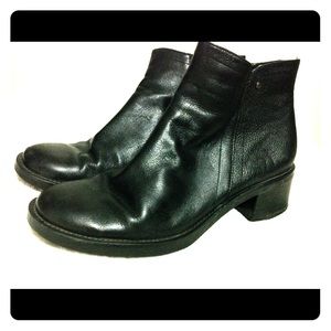 Rockport Black Leather Booties Sz 7.5M