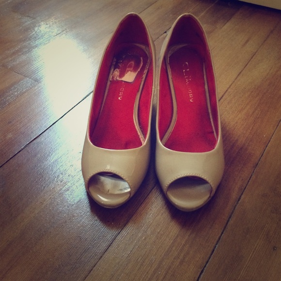 Nude peep toe wedges