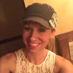 Meet your Posher, Bobbie