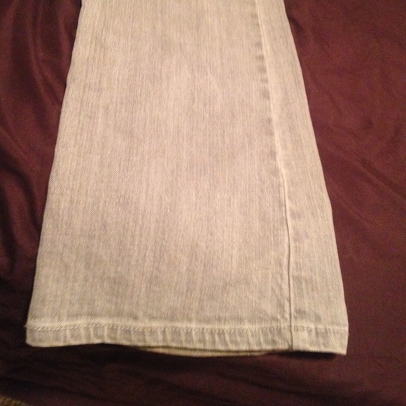 Jeans - Picture 2 of 4