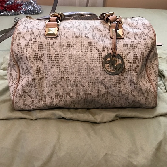 100% authentic Michael kors monogram purse
