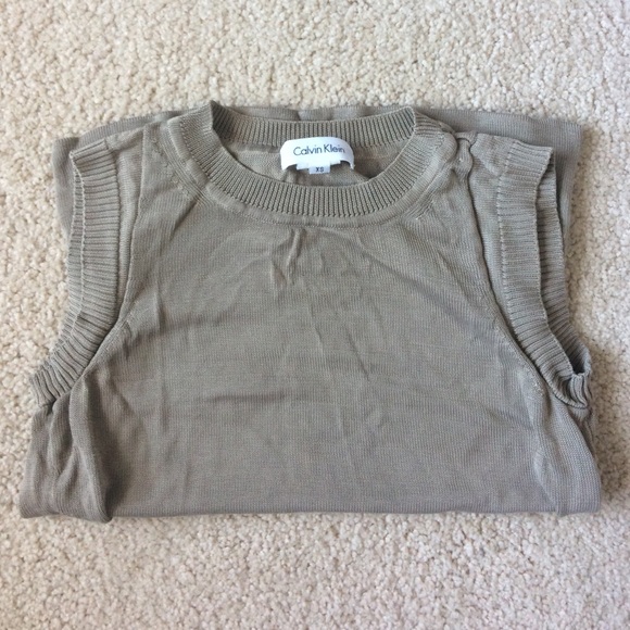 Calvin Klein tank top chic