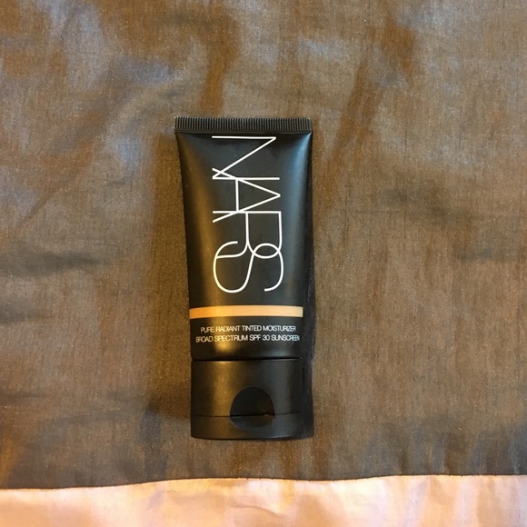Nars Pure Radiant Tinted Moisturizer