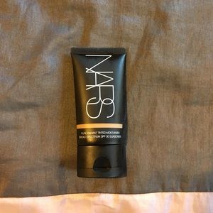 Nars Pure Radiant Tinted Moisturizer