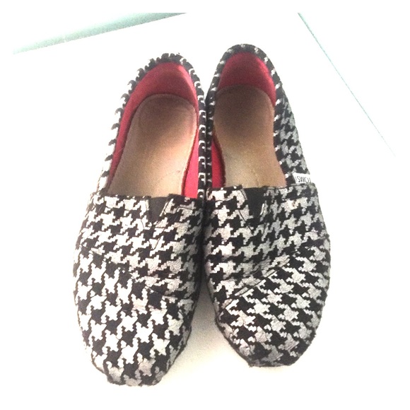 TOMS houndstooth slip ons