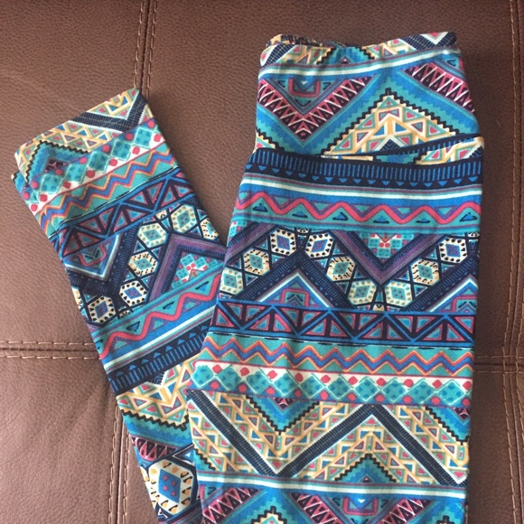 One Size (OS) Lularoe Leggings NWT Aztec