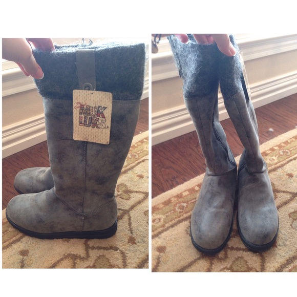 NWT Gray water resistant Muk Luks