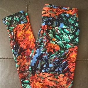 One Size (OS) Lularoe Leggings NWT Snakeskin