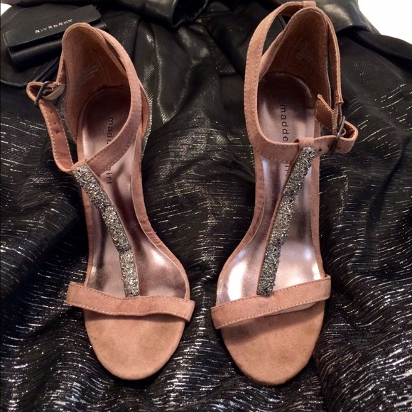 Madden girl glitter pump