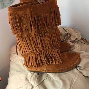 Minnetonka fringe moccasin boots