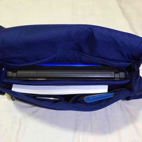 Case logic laptop iPad bag - Picture 2 of 3