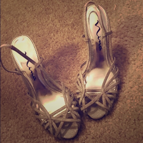 Size 6 Nina