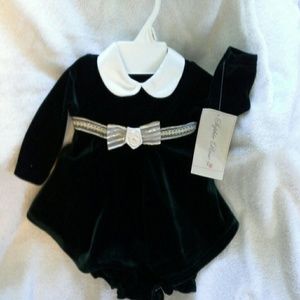Adorable Christmas dress for infant girl...