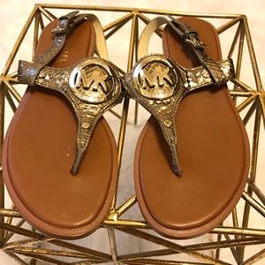 Michael Kors Lee Leather Flat Thong Sandals
