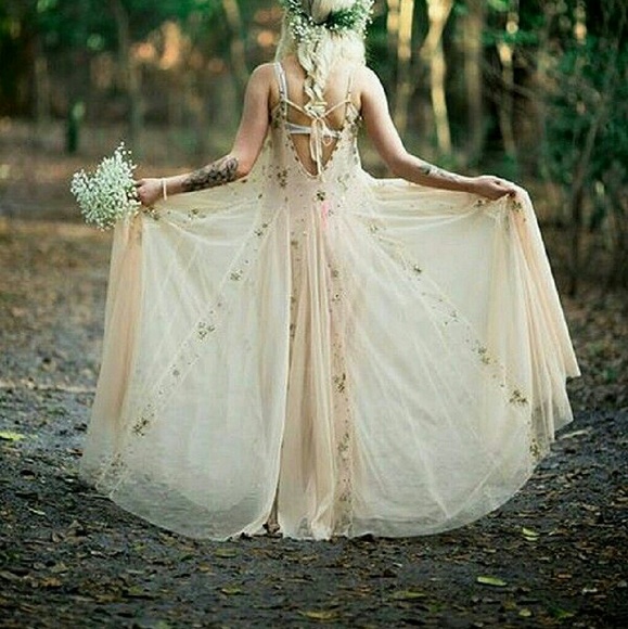 ISO these items! Mainly the dress in the first pic