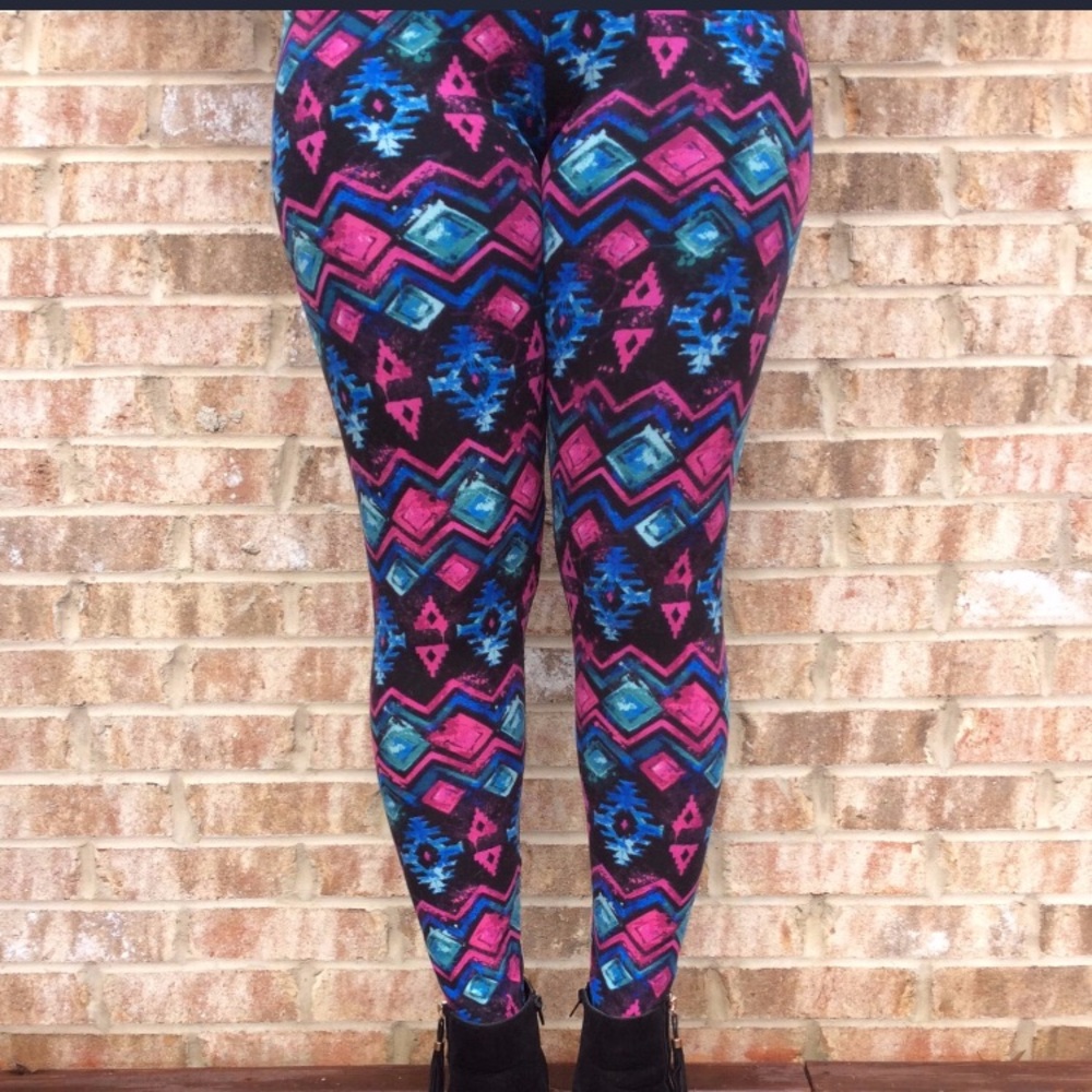 Blue/Magenta pattern leggings