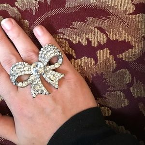 Rhinestone Bow Ring 💕