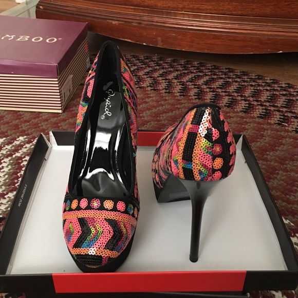 Pattern heels - Picture 2 of 2