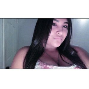 Meet your Posher, Estefania