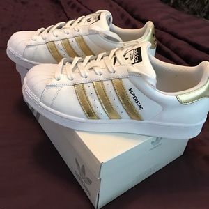 GOLD Adidas superstar shell toes size 7