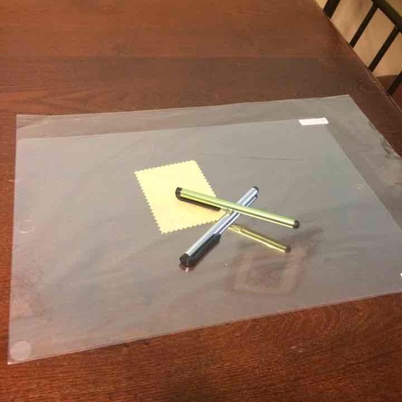 IPad Pro Case, screen protector, two styluses - Picture 3 of 3