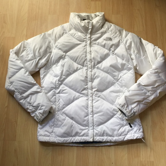 REDUCED North Face white jacket.  In GUC.  Size L