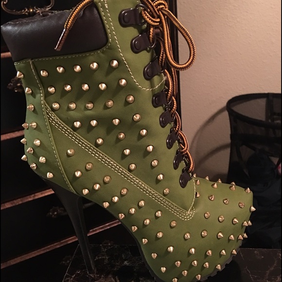 Military Green platform, Only wore one time