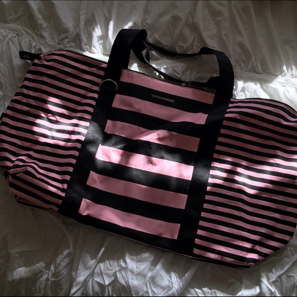 NWOT Large Overnight/Weekender Bag