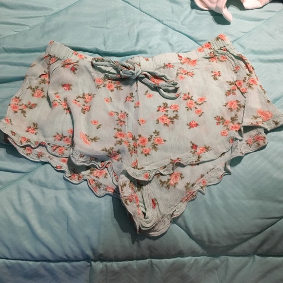 🔴SUPER CUTE TEAL WITH FLOWERS FOREVER 21 SHORTS🔴