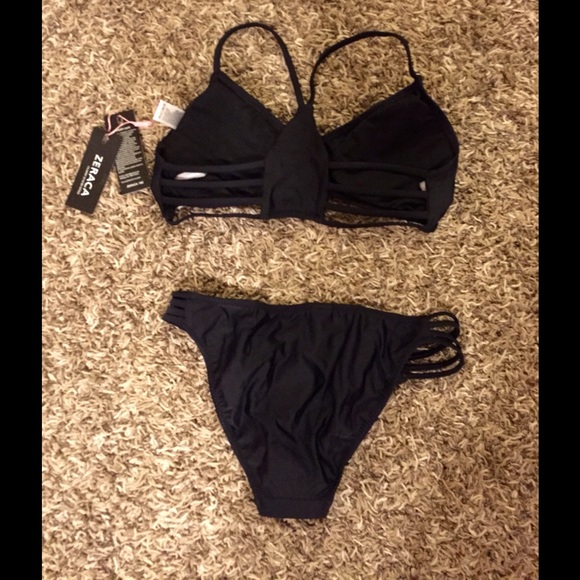 Zeraca size small black bikini padded top - Picture 2 of 3