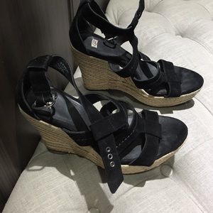 Ugg 100% suede shoes