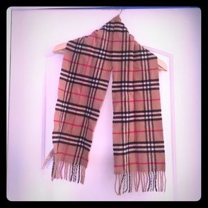 Authentic Burberry wool and cashmere scarf short