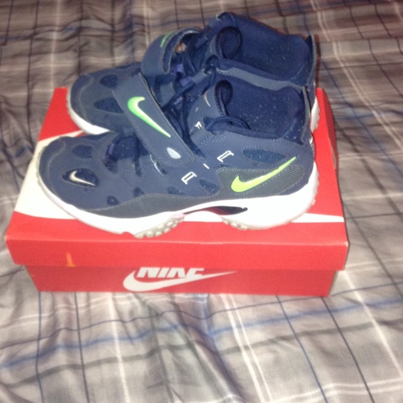 Nike Shoes - Picture 2 of 4