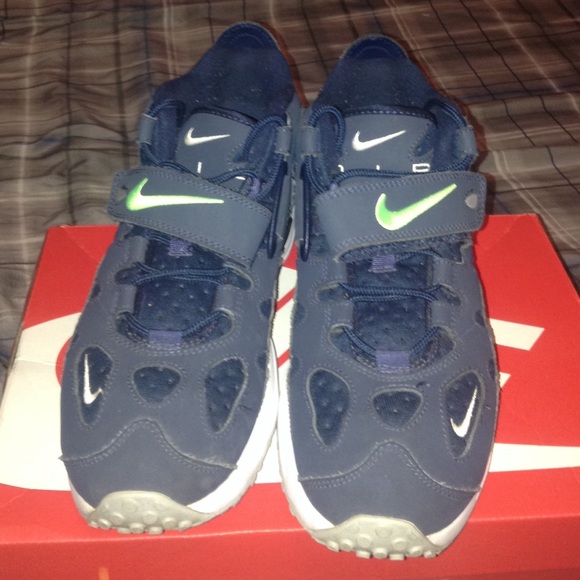 Nike Shoes - Picture 4 of 4