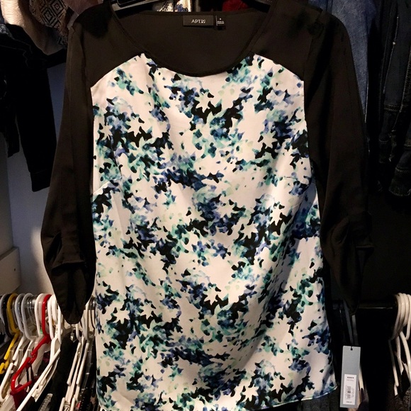 NWT - Watercolor 3/4 Sleeve Blouse