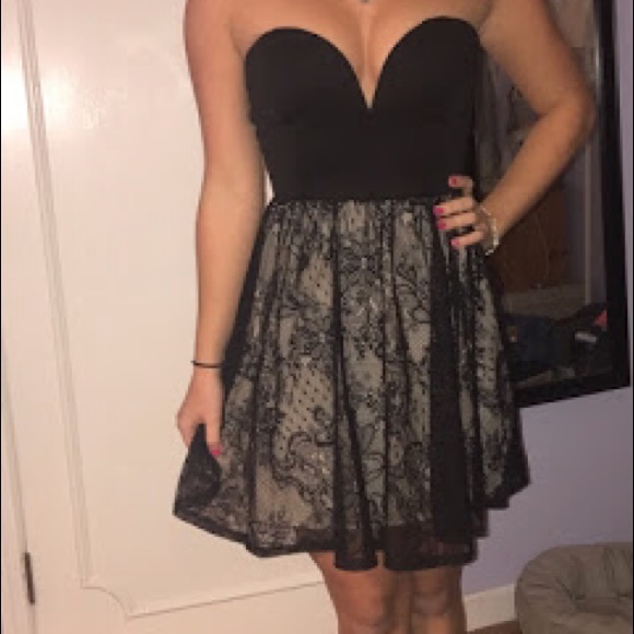 Strapless lace dress - Picture 1 of 1