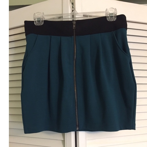 Forever 21 Zipper Front Skirt
