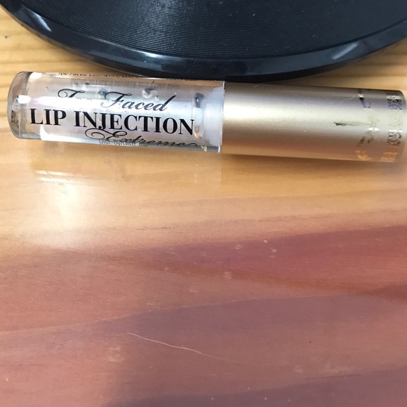 Too Faced lip injection 1.5g