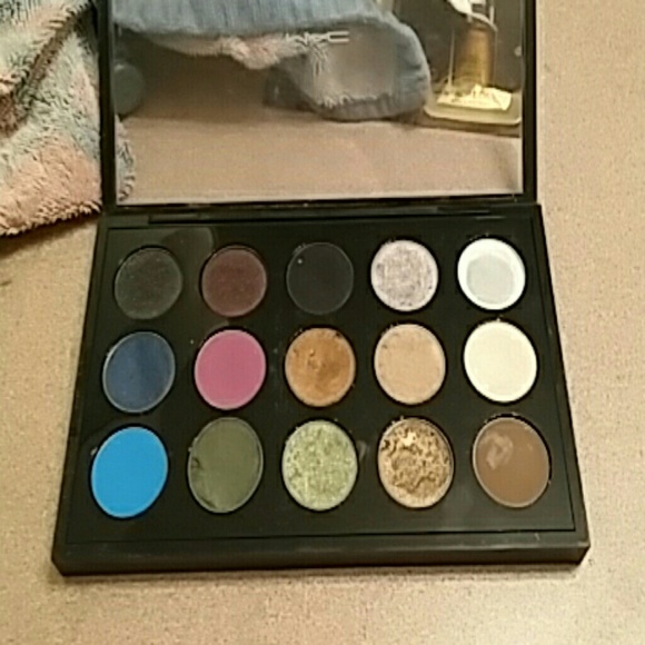Mac custom eyeshadow pallete