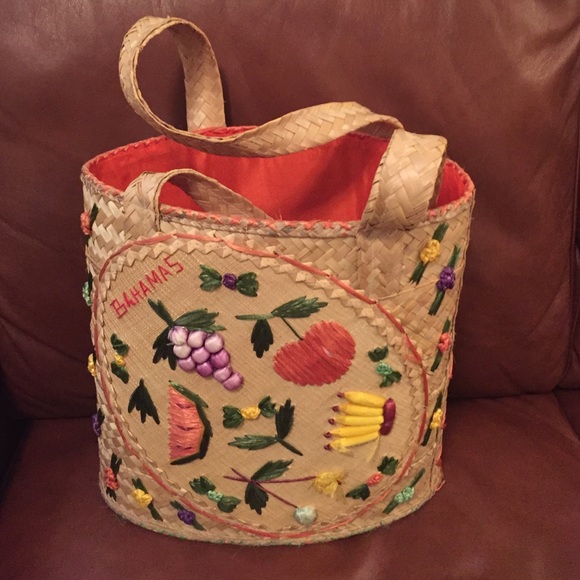 Adorable Straw Bag for the beach