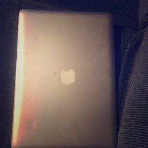2012 Mac book pro cleaned inside an runs like new
