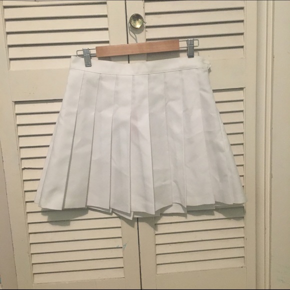 AA white tennis skirt