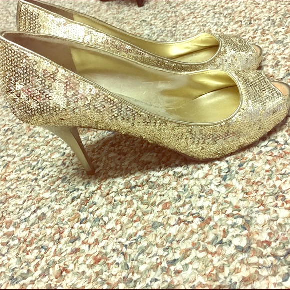 Guess golden open toe shoes